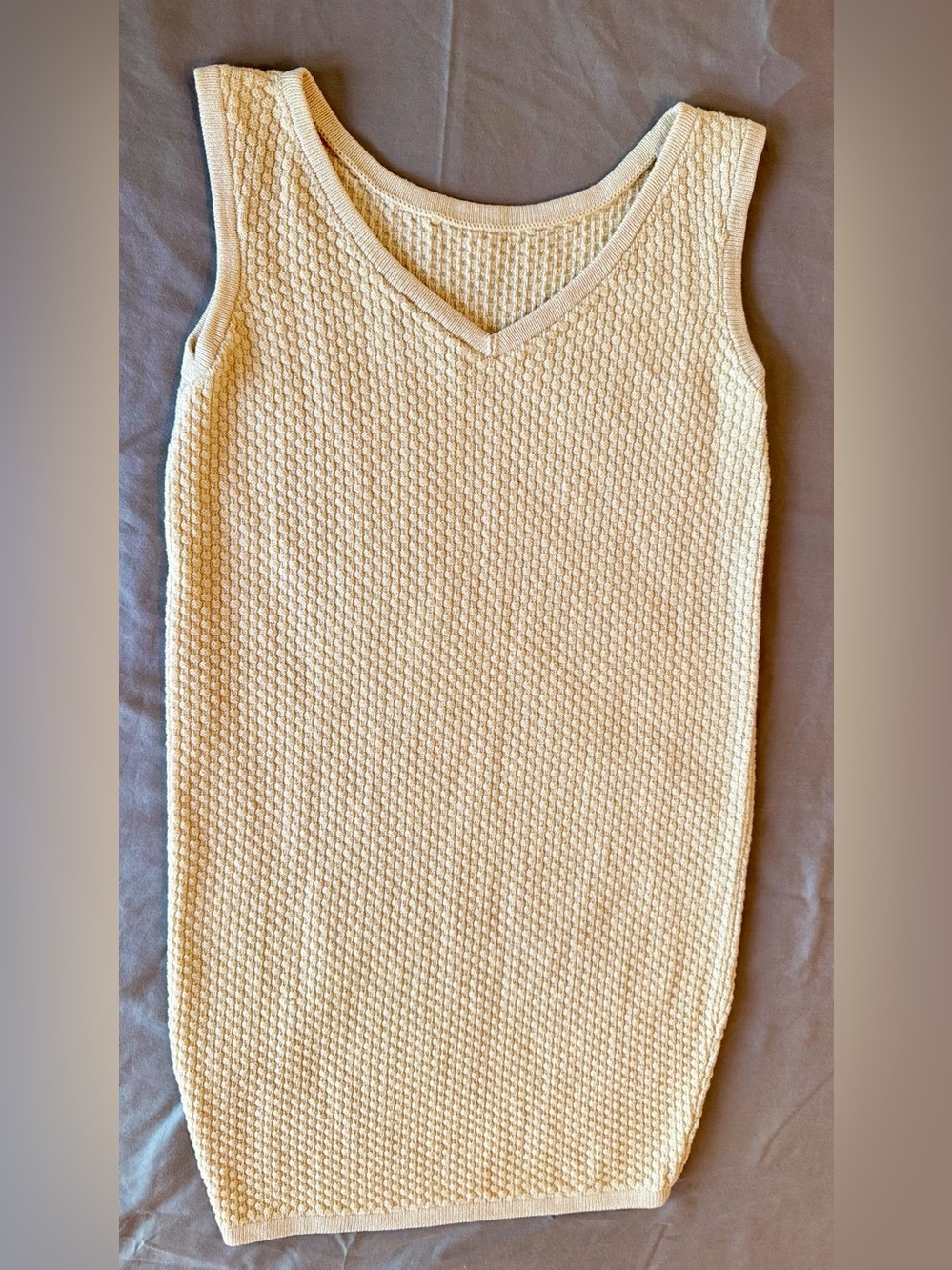 ST. JOHN Cream Textured Knit Sleeveless Shift Sheath Midi Dress w V-Back - Picture 7 of 16